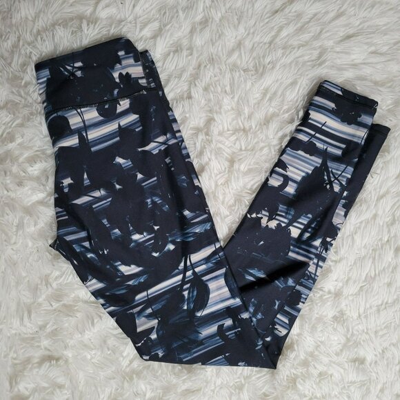 Fabletics Define Mid-Rise Navy Floral/ Leaf Lines Leggings/ Tights - Size XS - Picture 3 of 12